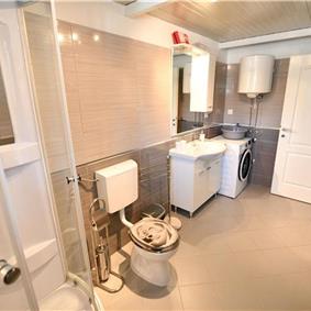 3 Bedroom Villa with Pool & Tennis Court near Sinj, sleeps 8